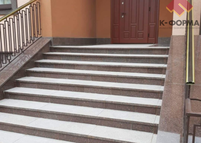 Реставрація вхідної групи