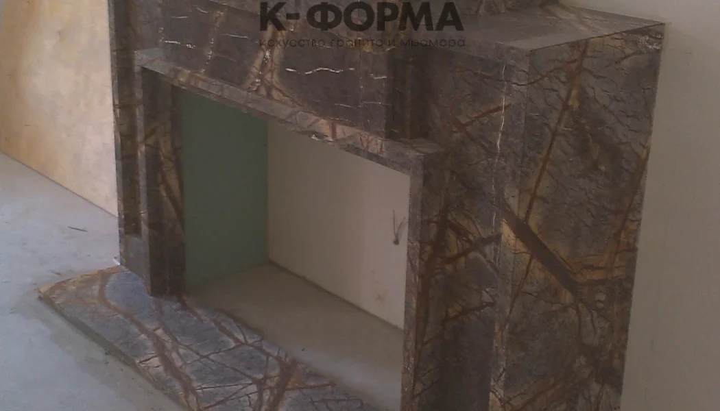 камин из гранита
